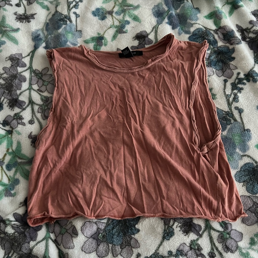 Used FOREVER 21 pink sleeveless crop top